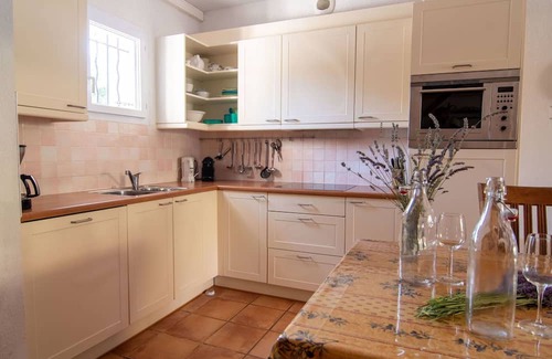 Nans-les-Pins Apartment | Cosy apartment for 6 guests with pool, WIFI, TV, terrace and parking