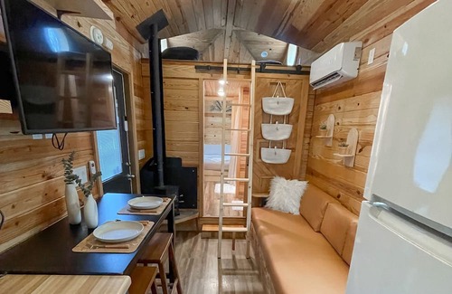 Parsons Cabin | The Self-Care Tiny Cabin near TN River