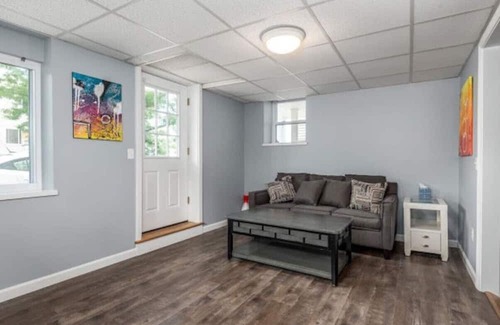 East Bayside Apartment | Close to Portland Old Port Apt | Sleeps 4