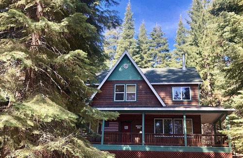 Susanville House | BEAUTIFUL LAKE VIEW IN LARGE 2600 sq ft CABIN IN LAKE ALMANOR COUNTRY CLUB