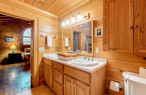 Blue Ridge Cabin | Spacious dog-friendly cabin with mtn views, game room, private hot tub, & deck