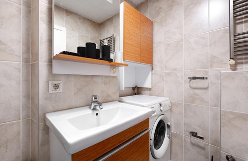 Ortakoy Apartment | Central Flat w Balcony 5 min to Ortakoy Square