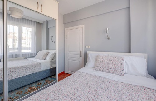 Ortakoy Apartment | Central Flat w Balcony 5 min to Ortakoy Square