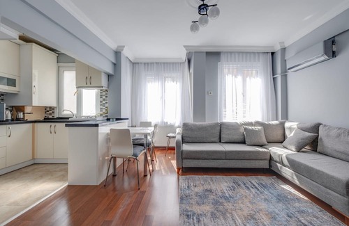 Ortakoy Apartment | Central Flat w Balcony 5 min to Ortakoy Square