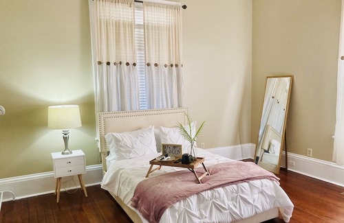 Columbus House | The Queens Room 1 Downtown Columbus