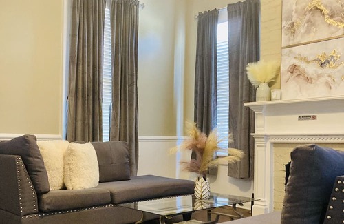 Columbus House | The Queens Room 1 Downtown Columbus