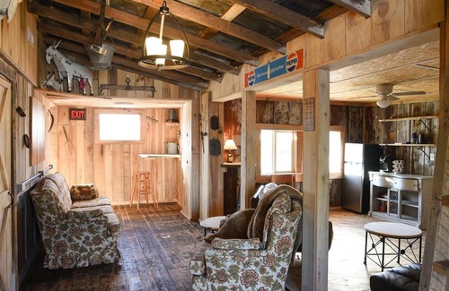 Tracy City House | Goat Pen Hostel - Loft