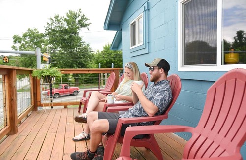Tracy City House | Goat Pen Hostel - Loft