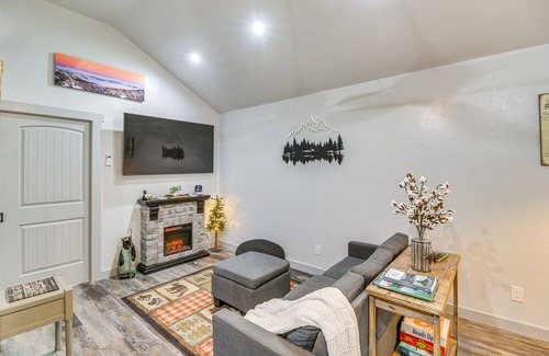 Lakeside Apartment | Charming Lakeside Apartment: 2 Mi to Flathead Lake