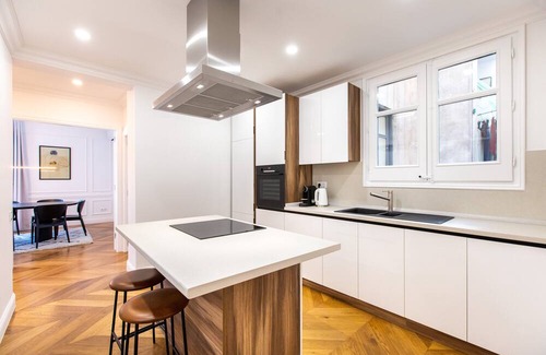 el Camp d'en Grassot i Gracia Nova Apartment | Stunning Brand New 4BR 4BATH Sagrada Familian