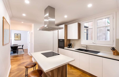 el Camp d'en Grassot i Gracia Nova Apartment | Stunning Brand New 4BR 4BATH Sagrada Familian