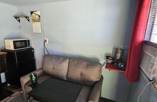 Bucks Apartment | TinyHome for One in a Quiet, Rural Setting near Mobile and Atmore