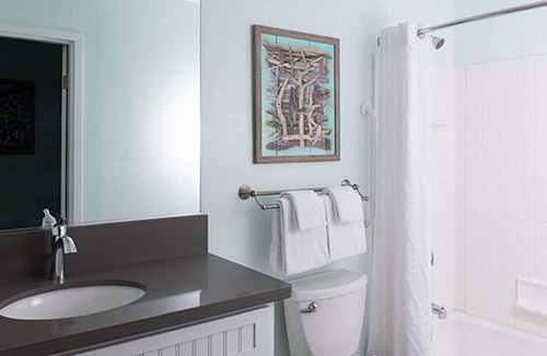 Mission Valley Resort | Family Friendly Mission Valley two-bedroom suite with full kitchen