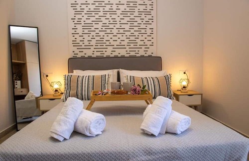 Petaloudes Apartment | Charavgi Apartment 1