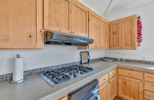 Soquel House | Serene home away from home.