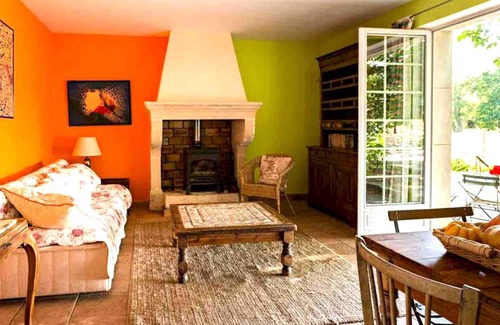 Valaurie House | Homerez - Nice house for 2 ppl. with shared pool, garden and terrace at Valaurie