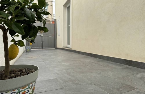 Fiumefreddo di Sicilia Apartment | Detached vacation home on the ground floor with courtyard