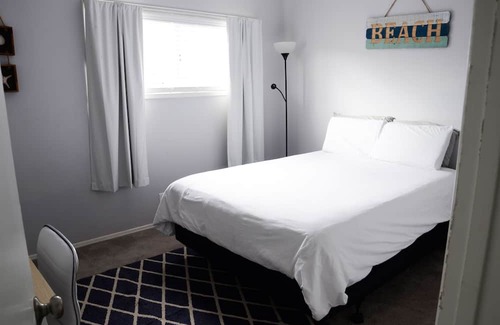 El Segundo House | Coastal Charm Retreat: 2bdr, Fully Private Guesthouse 10mins to LAX, Beach, SoFi