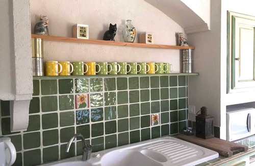 Valaurie House | Homerez - Spacious house for 4 ppl. with shared pool and terrace at Valaurie