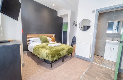 Beeston Apartment | Studio Retreat with Parking near Nottingham City Centre|Pass the Keys