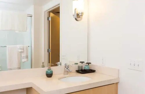 Civic Center Apartment | Studio with Rooftop Deck Near Hayes Valley - San Francisco Life Real Estate