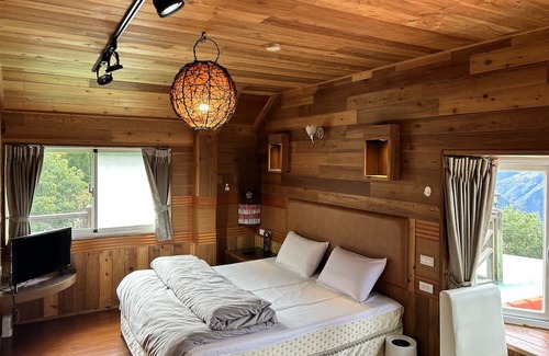 Fuxing District Bed & Breakfast | Lalashan B&B