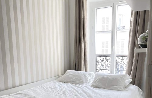 Bel-Air Nord Apartment | spacious apartment in the heart of Paris ideal for families or groups
