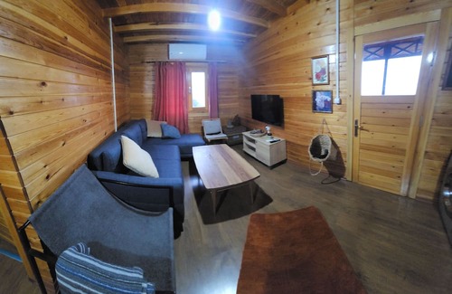 Yalova Ski Chalet | Pet friendly, Sea View Chalet 15 minutes to the beach. 44m2