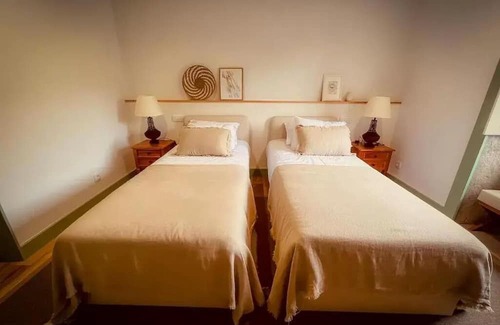Angra do Heroismo Bed & Breakfast | Casa de Campo Franco da Serra - Double Room with Mountain View