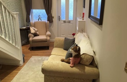 Windsor Cottage | Buchanan Cottage | 2 Bed House in Golden Triangle