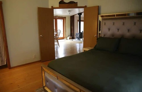 Philomath House | Oregon Country Setting close to town. Large covered Decks!