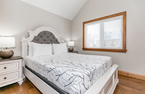 Muskoka Lakes House | 3A - 3 Bedroom in Duplex