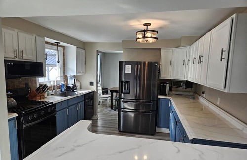 Lancaster House | Clean Whole House With Hot Tub 15 Minutes to Anywhere in Buffalo