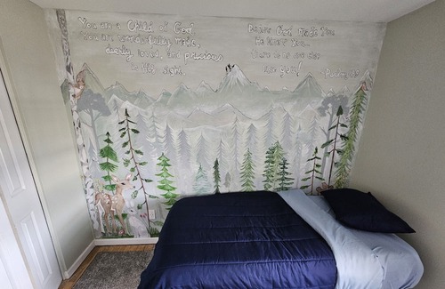 Lancaster House | Clean Whole House With Hot Tub 15 Minutes to Anywhere in Buffalo