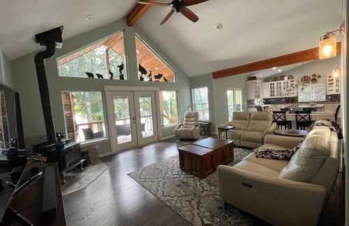 Shelton House | Relax on Harstine Island in a Waterfront Home!