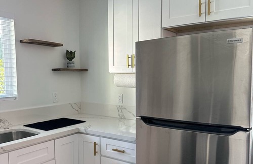 Mission Hills Apartment | Charming and Stylish 1 Bedroom/1 Bathroom Guesthouse