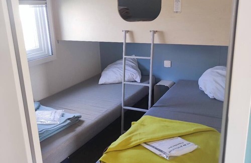 Saint-Jacques House | Mobil Home Climatisé Dans un Camping Piéton les Pieds Dans Leau !