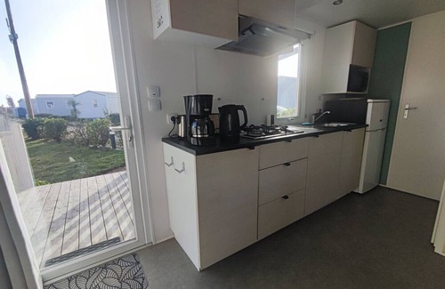 Saint-Jacques House | Mobil Home Climatisé Dans un Camping Piéton les Pieds Dans Leau !