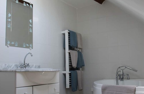 Roullee House | Maison de Charme au Coeur D'un Haras Avec Accès à un Petit Étang