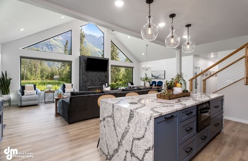 Butte House | Mountain Views Galore In Palmer Alaska!