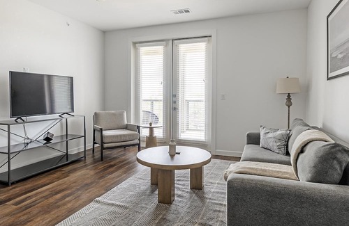 Austin Apartment | Modern Apartment in Prime Location (ID1403X649)