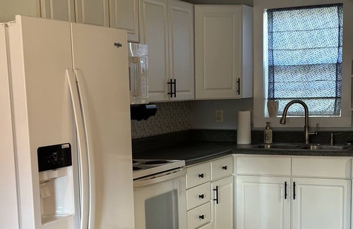 Summerville Cottage | Cozy cottage in the country, just minutes from beautiful downtown Charleston.