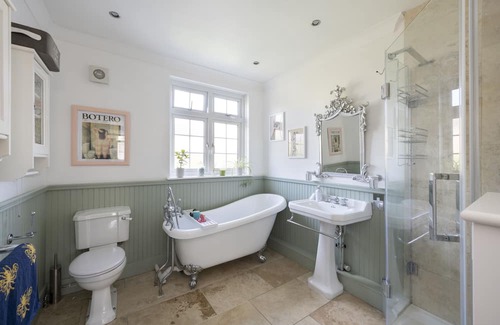 Penge House | Charming House easy access to Central London