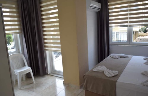 Konyaalti Bed & Breakfast | Apartment Güden Pearl Pool und Bergblick