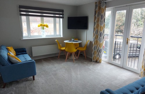 Weston on Trent Apartment | 2 bedroom apartment overlooking canal near CBS Arena, George Elliot, UHCW 🏥