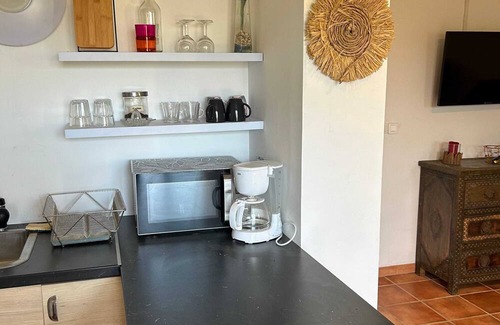 Bellegarde Apartment | Homerez - Appartement for 2 ppl. with shared pool and terrace at Bellegarde