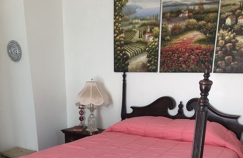 Middleburg House | Thompsons Cottage cosy place to feel at home and relax.