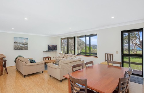 Barragga Bay Apartment | Cuttagee Beach Cottages Unit 1