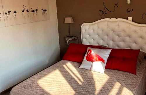 Bellegarde Apartment | Homerez - Nice appartement for 5 ppl. with shared pool and garden at Bellegarde