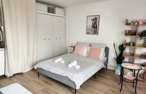 Vendome Apartment | Studio Rosso Centre Ville